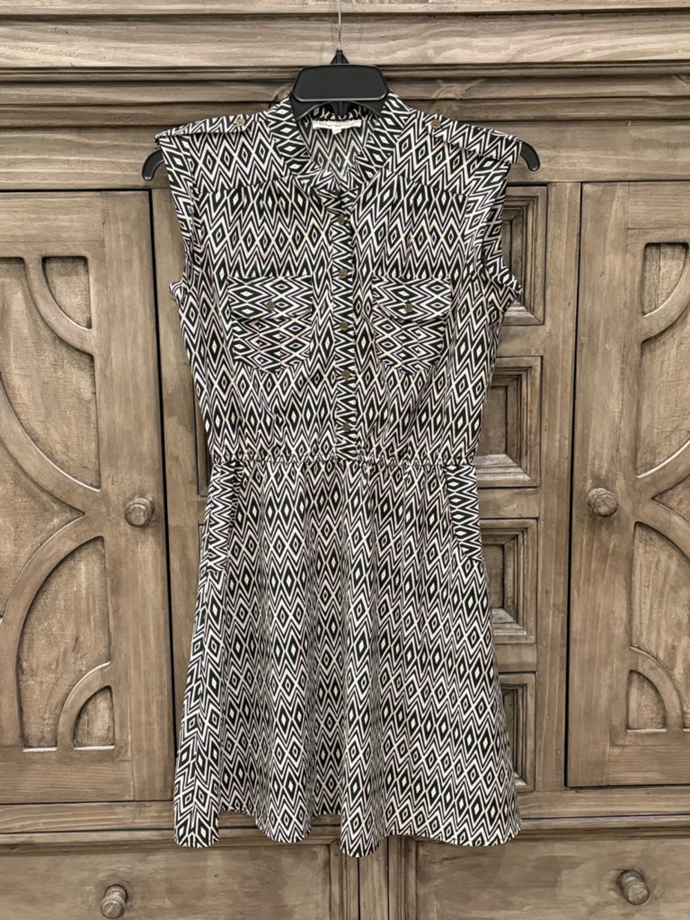 EUC Women’s SPEED CONTROL NEW YORK Black/Tan Button Dress (Medium)